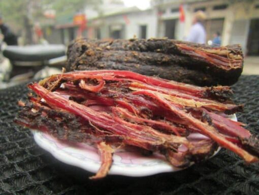 Thịt trâu khô Cao Bằng.