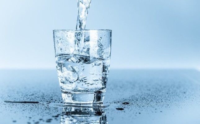 Uống nước mỗi ngày là cách điều trị bệnh tiểu đường dân gian, ngăn ngừa các biến chứng.